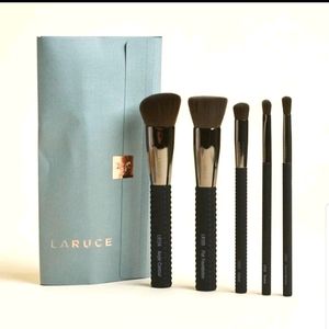 Laruce beauty brush set